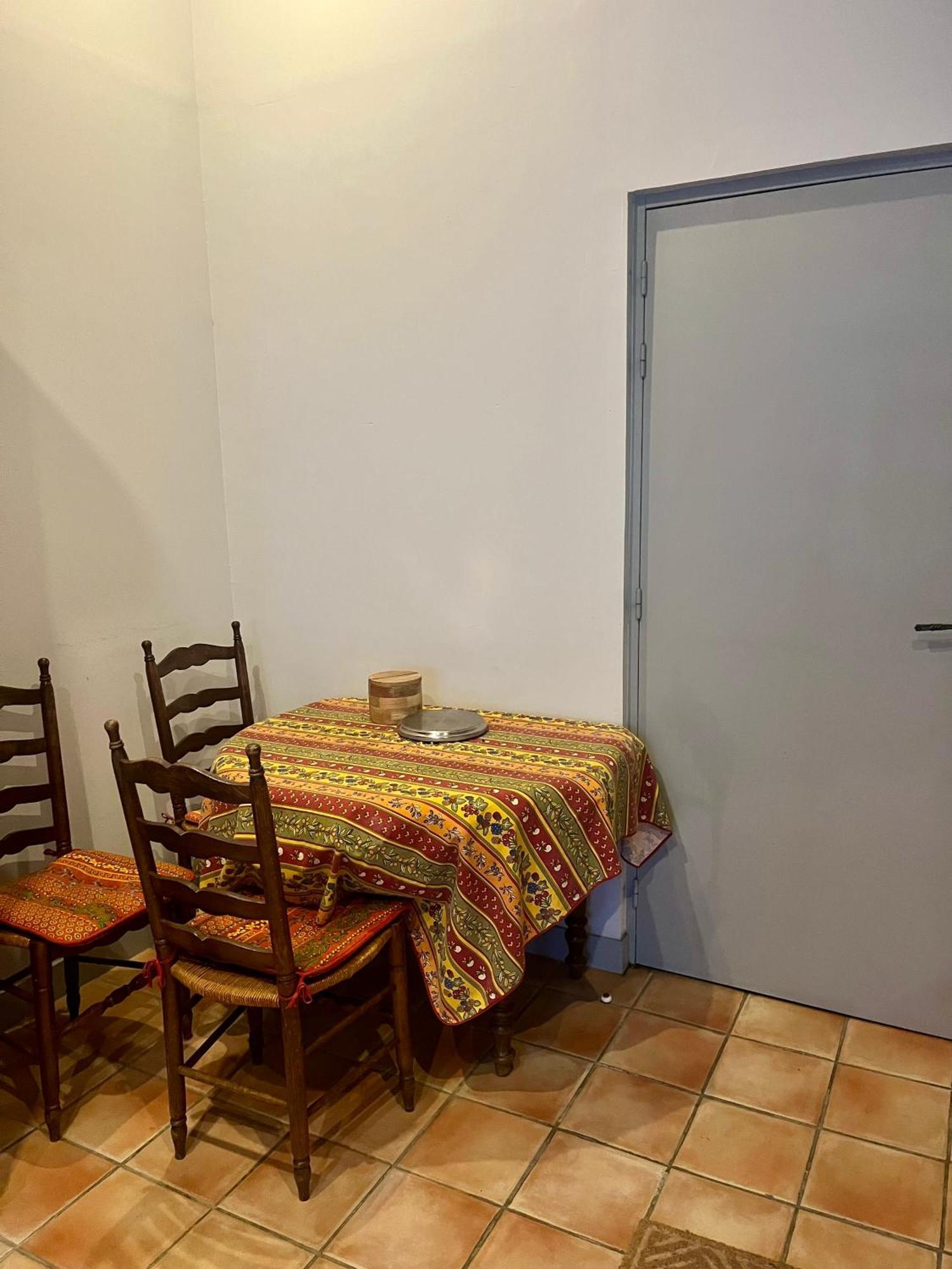 Le Nid Arlesien A Cote Du Musee Arlaten Apartment Exterior photo